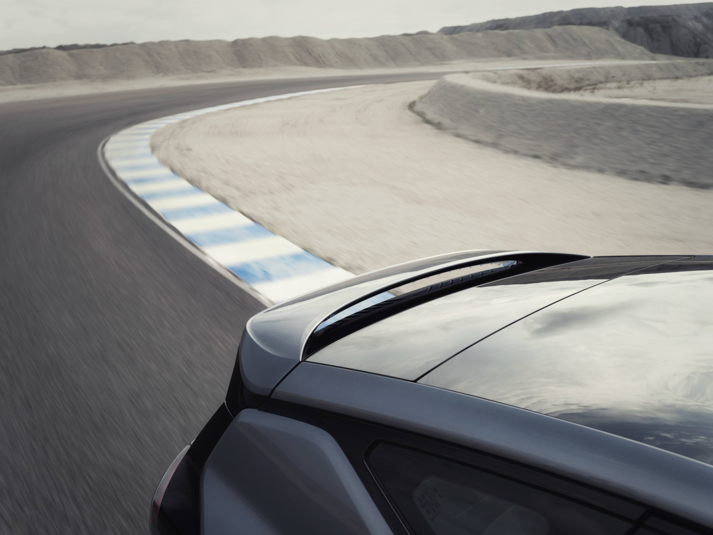 SMALL_693783_20251001_Polestar_3_Model_Year_2026